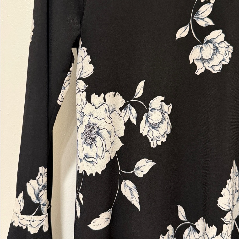 Karen Kane Black Dress with White Floral Design Sz XS - Picture 4 of 8
